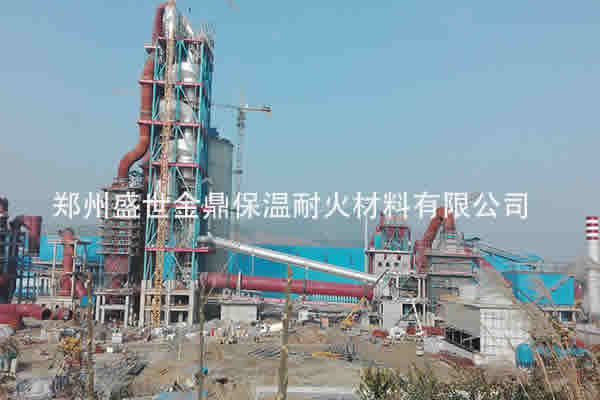 水泥廠回轉(zhuǎn)窯窯口專用澆注料使用優(yōu)勢分析